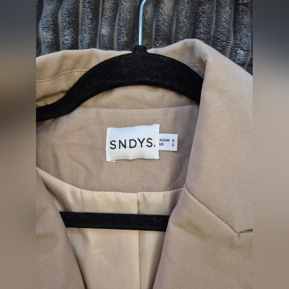 Women's Tan Blazer - Picture 4 of 5
